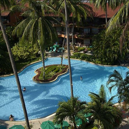 Courtyard By Marriott Phuket, Patong Beach Resort Bagian luar foto