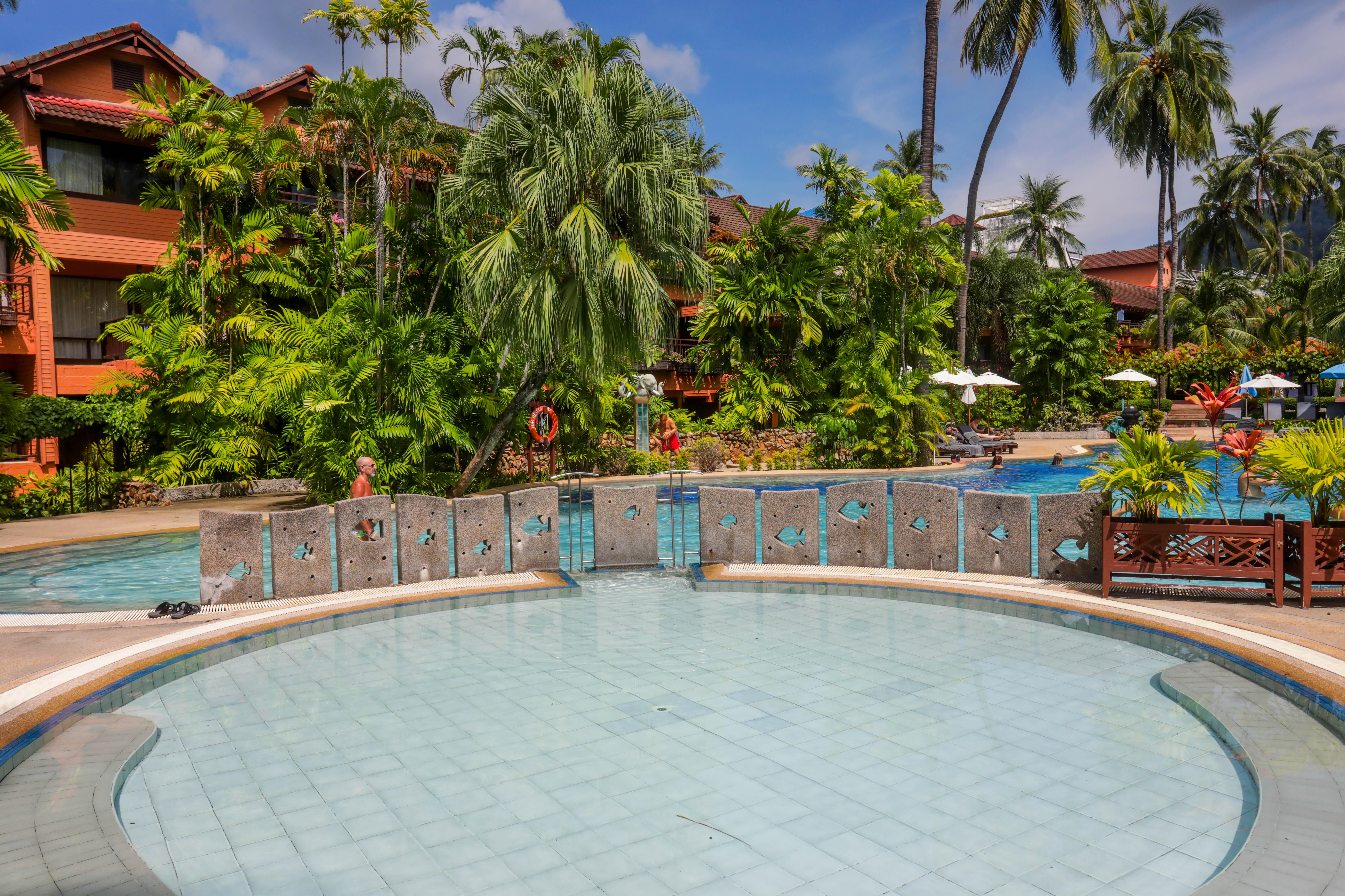 Courtyard By Marriott Phuket, Patong Beach Resort Bagian luar foto