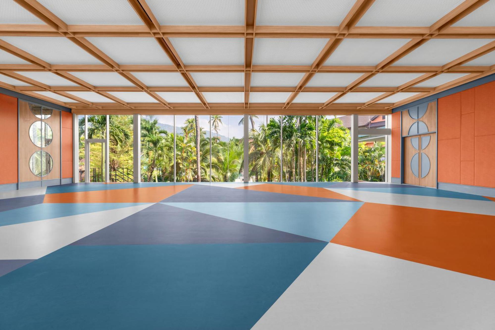 Courtyard By Marriott Phuket, Patong Beach Resort Bagian luar foto