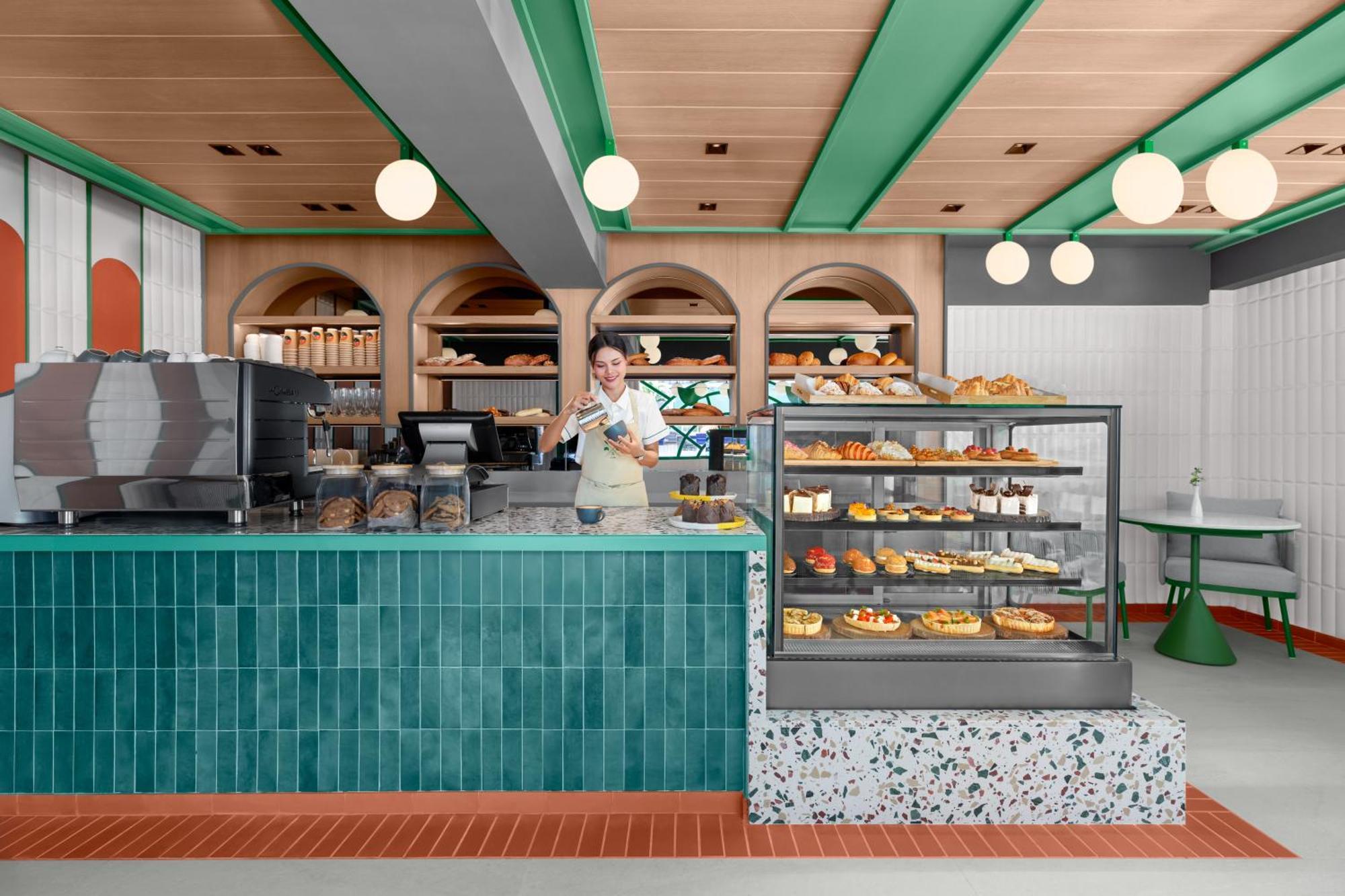 Courtyard By Marriott Phuket, Patong Beach Resort Bagian luar foto