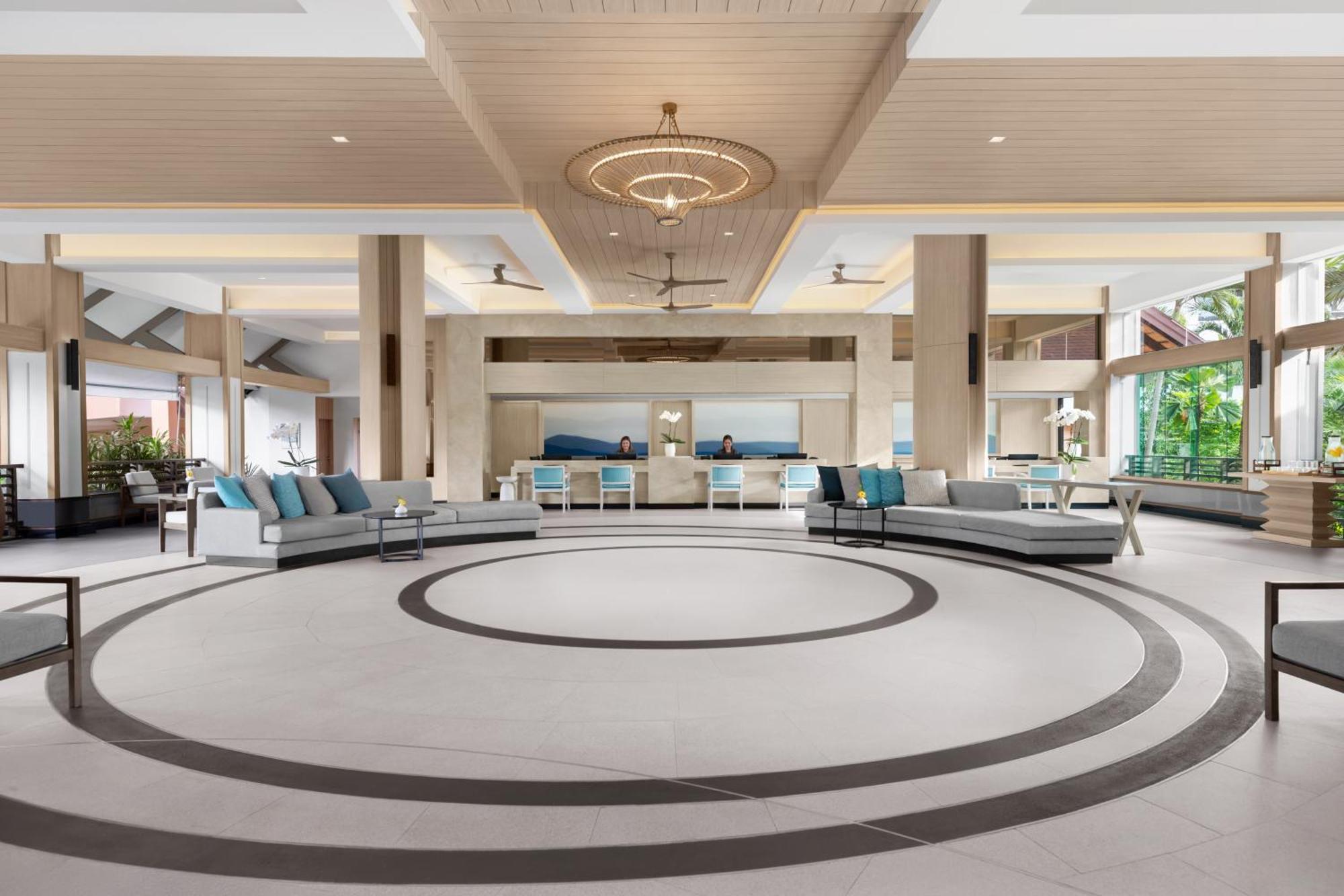 Courtyard By Marriott Phuket, Patong Beach Resort Bagian luar foto