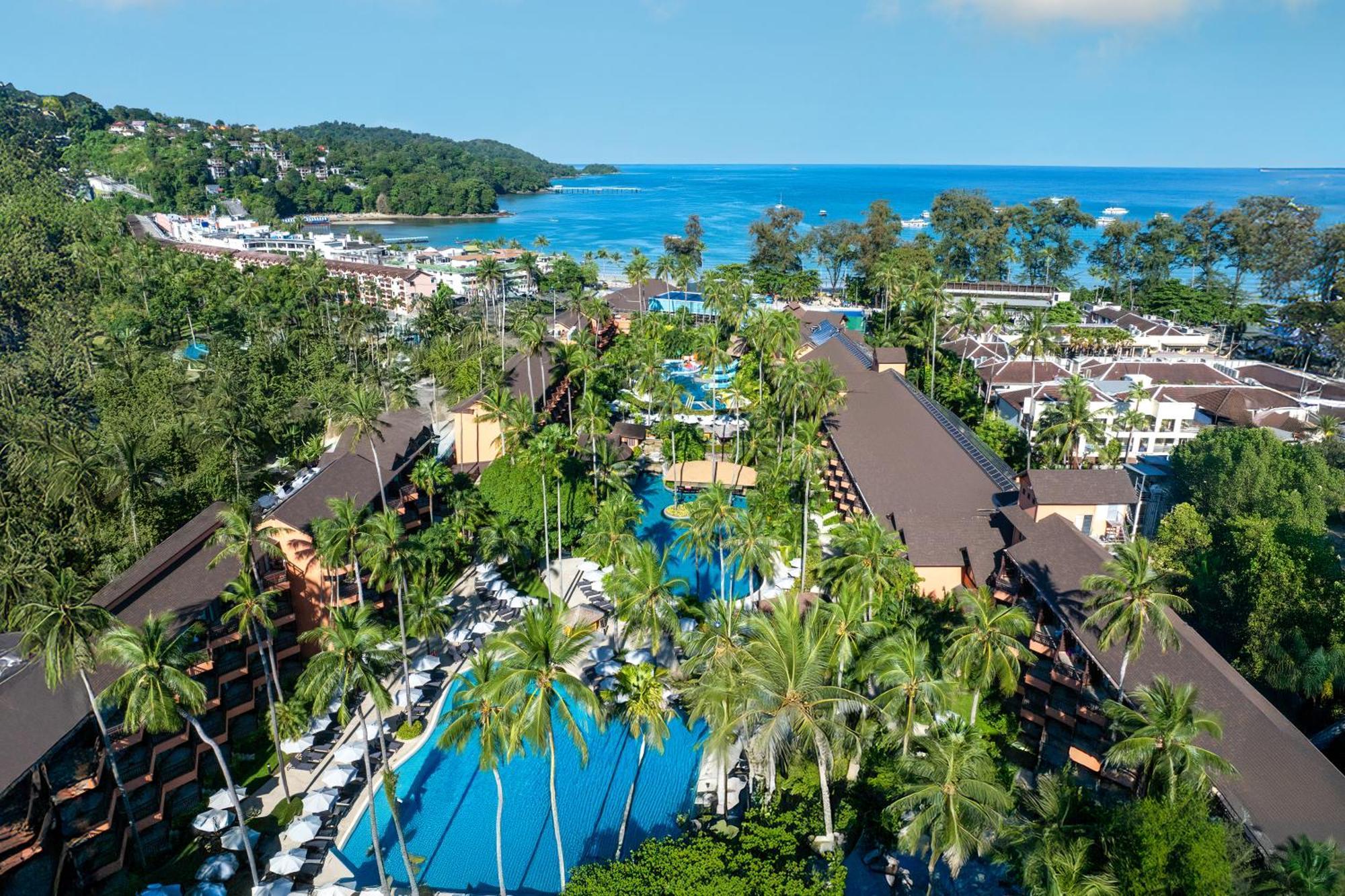 Courtyard By Marriott Phuket, Patong Beach Resort Bagian luar foto