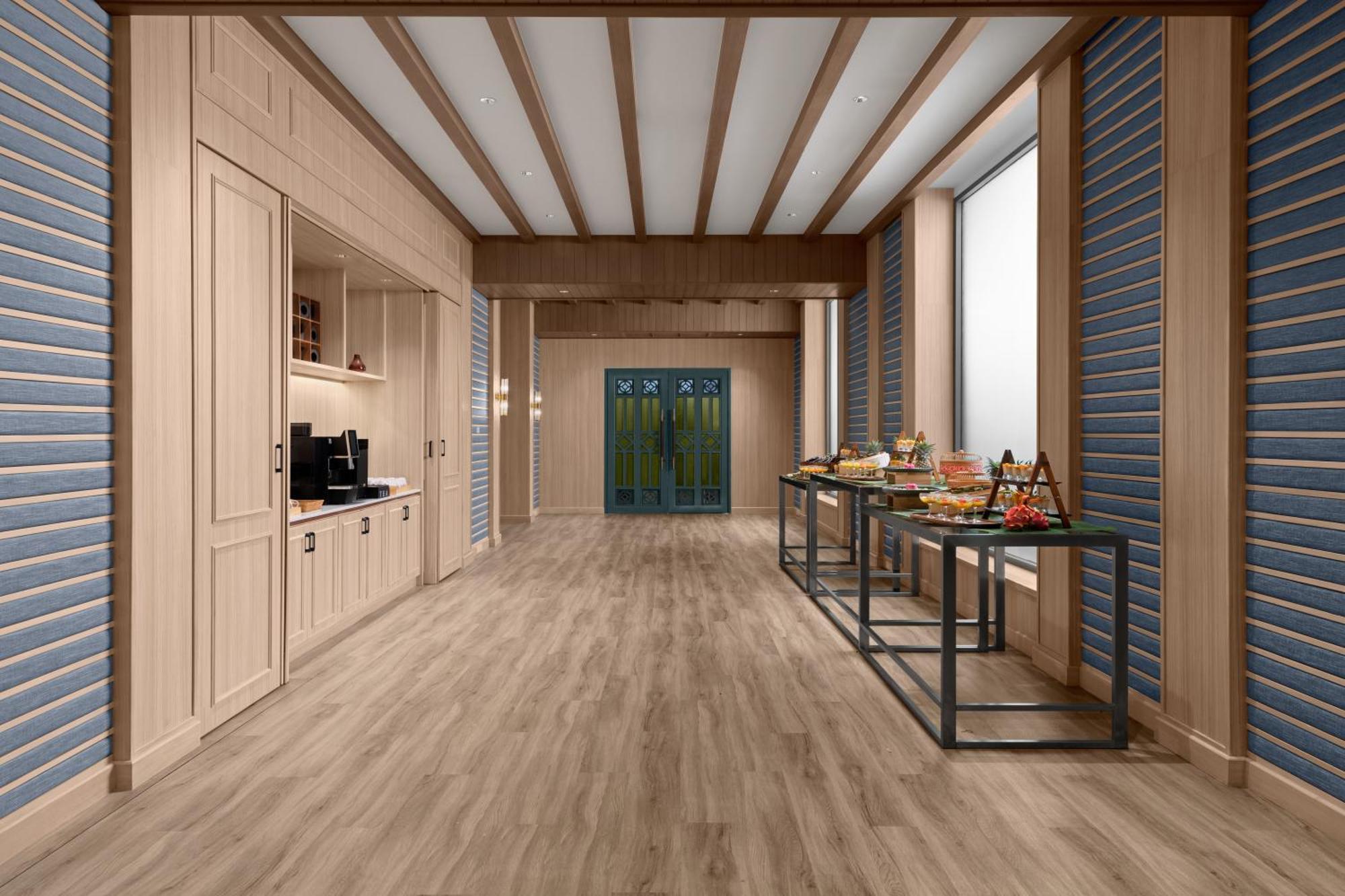 Courtyard By Marriott Phuket, Patong Beach Resort Bagian luar foto