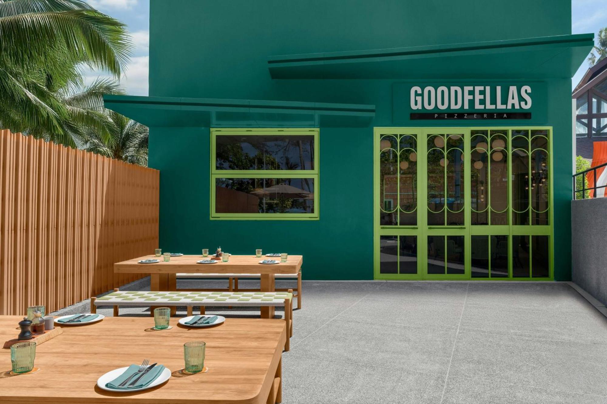 Courtyard By Marriott Phuket, Patong Beach Resort Bagian luar foto