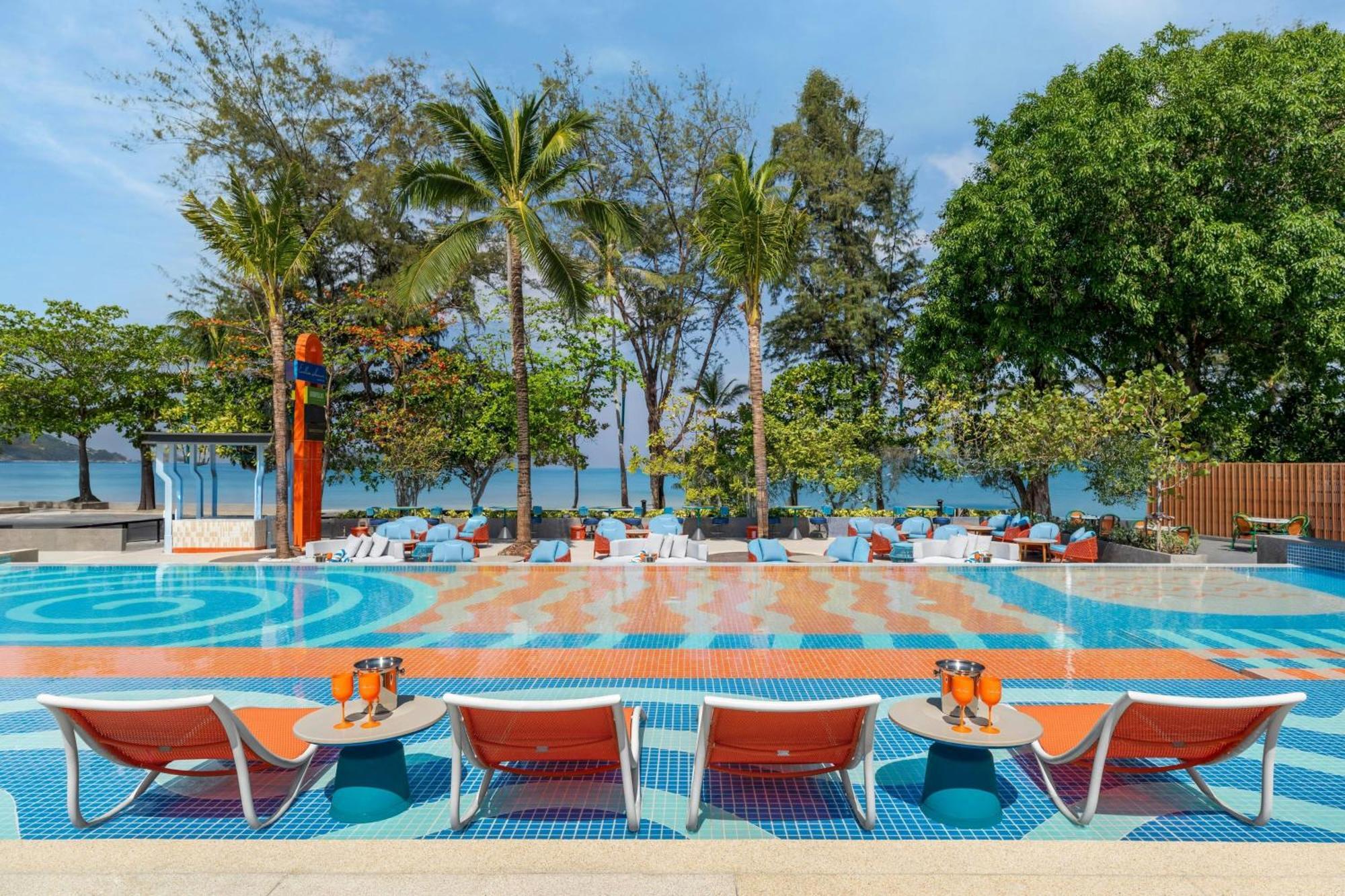 Courtyard By Marriott Phuket, Patong Beach Resort Bagian luar foto